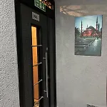 公寓 Grey House & *