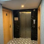 公寓 Grey House & *