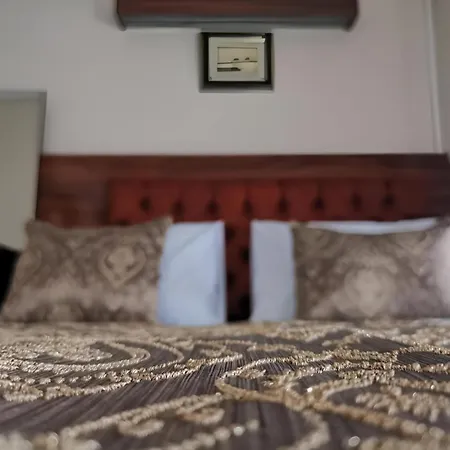Grey House Apartments - Historical Peninsula
