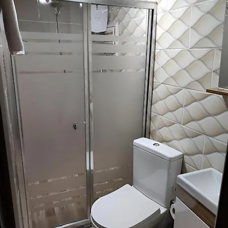 Grey House & Istanboel