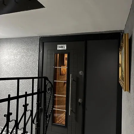 Grey House & Стамбул