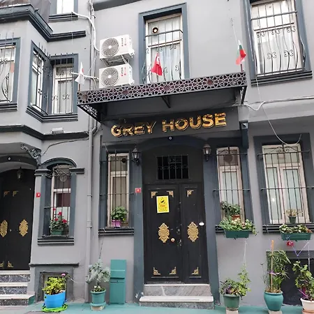 Grey House Apartments - Historical Peninsula Hotel 3*