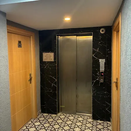 Appartement Grey House & *