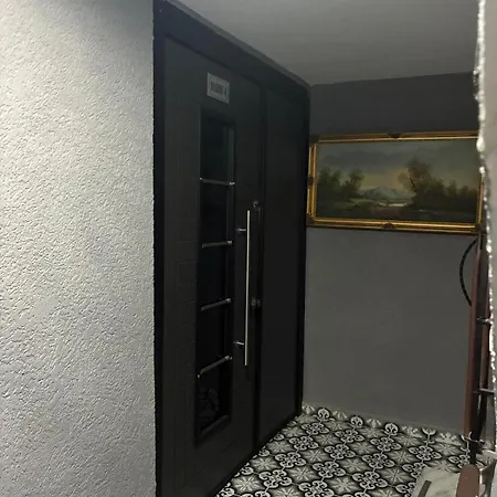 Grey House & * Istanboel