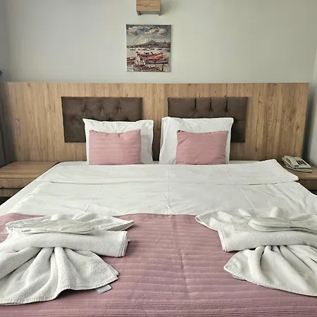 公寓 Grey House & *