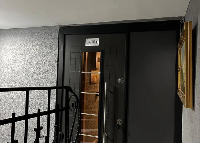 Grey House & Стамбул