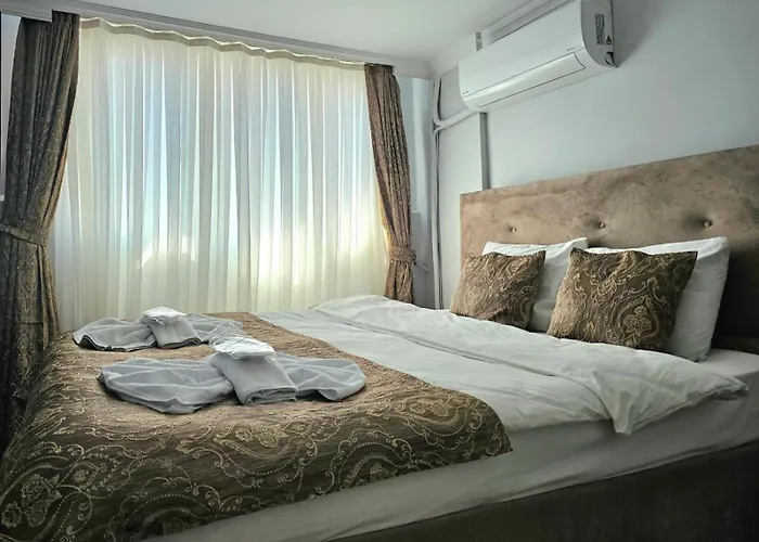 Grey House & * Стамбул