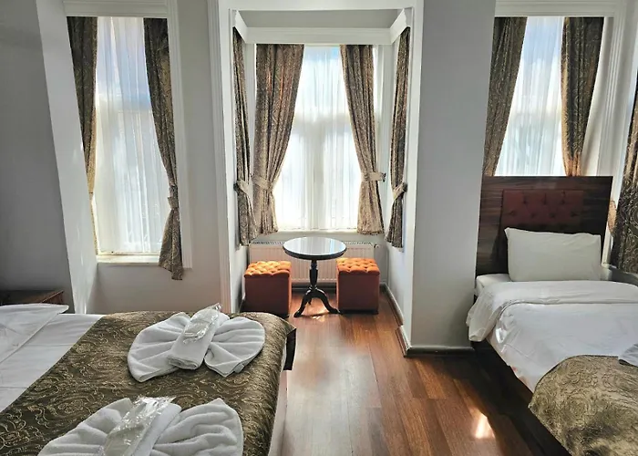 Grey House & Стамбул