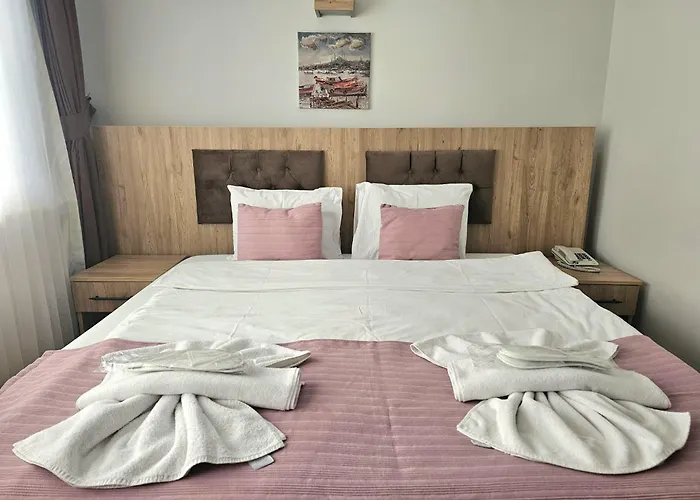 Апартаменты Grey House & *