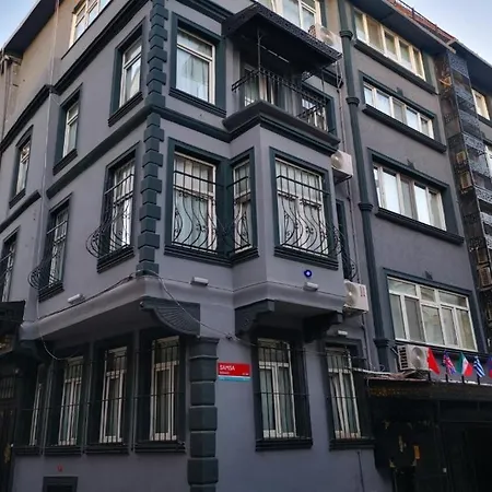 Grey House & شقة *